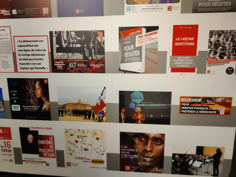 Livres mis en valeur à la librairie du Camp des Mille